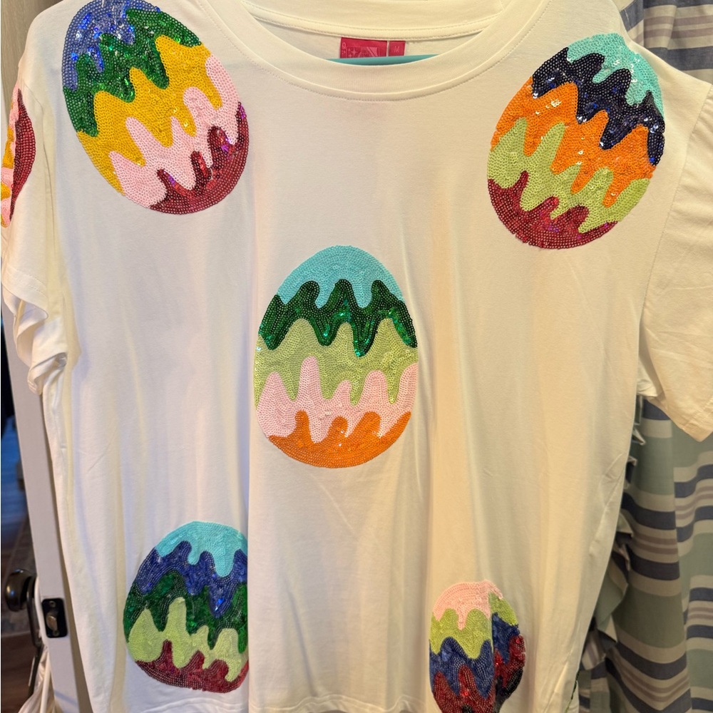 QUEEN OF SPARKLES Multicolor Egg Pattern Tee